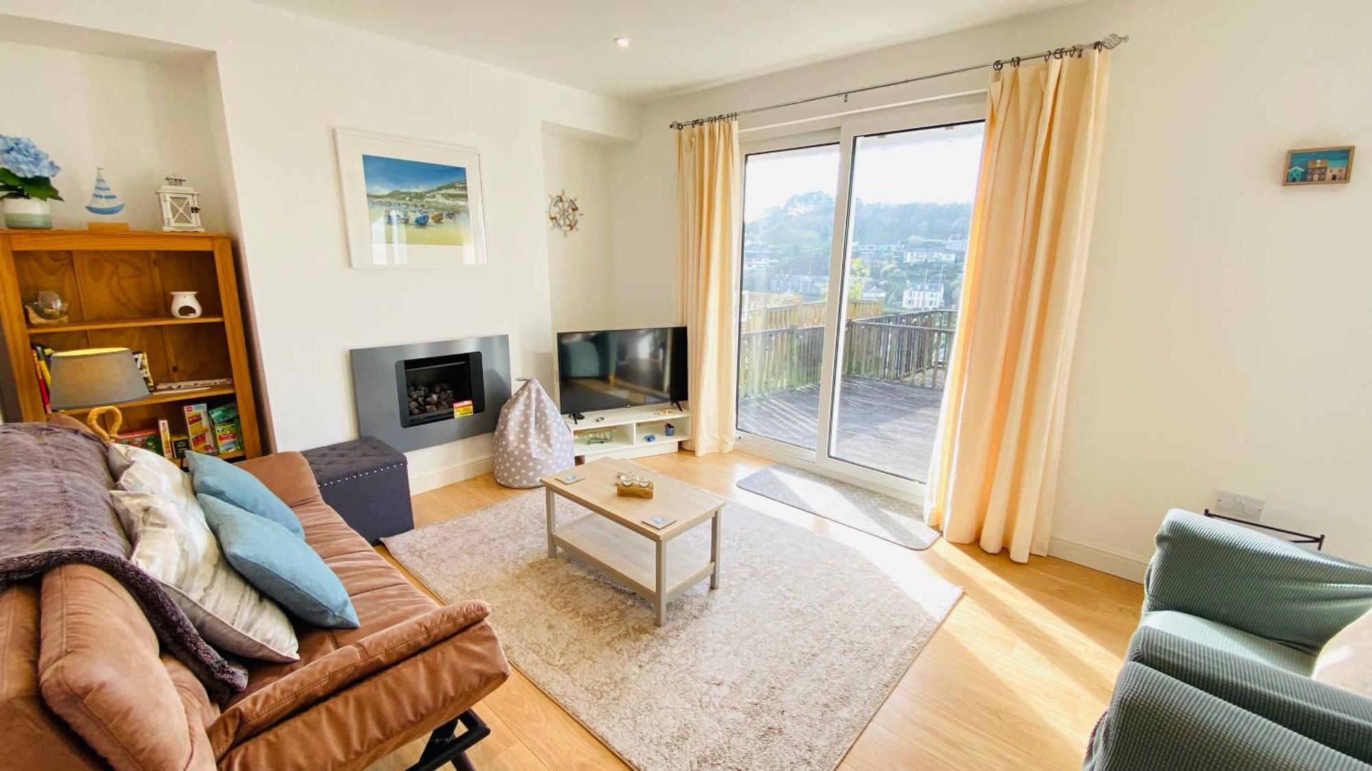 Holiday home The Hillocks, - Two Bedroom House With Fabulous Views Of Town And Harbour