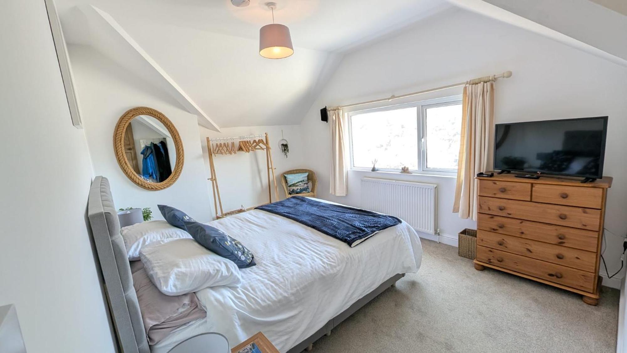 The Hillocks, - Two Bedroom House With Fabulous Views Of Town And Harbour Holiday home Looe